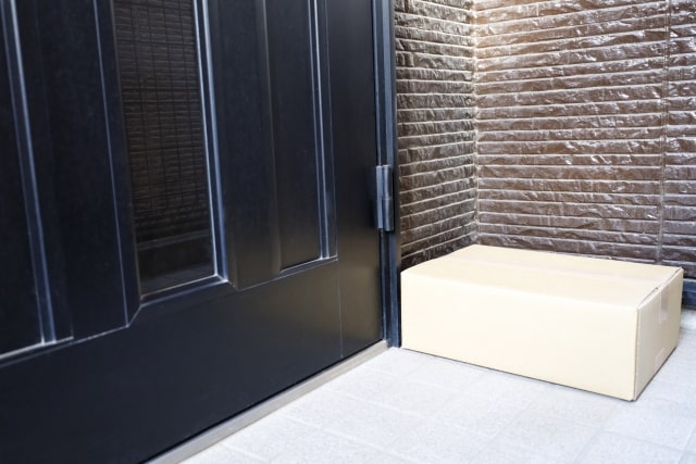 玄関先の荷物（置き配）